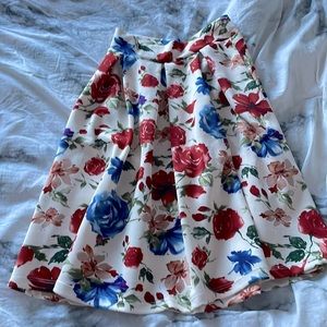 Floral A-line flowy skirt XS